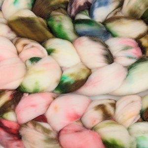 Hand Painted Top / Roving | Superwash 18.5 Micron Merino | Whispers Of Autumn