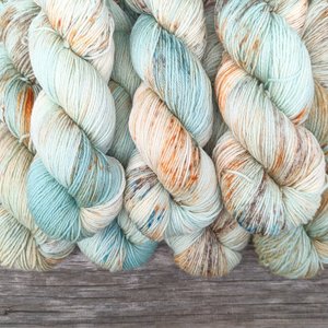 Hand Dyed / Painted Yarn | Fingering Weight |  SW Merino | Pistachio