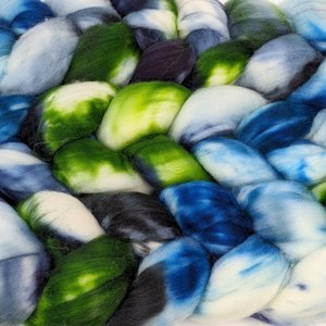 Hand Painted Top / Roving | Superwash 18.5 Micron Merino | Heaven And Earth