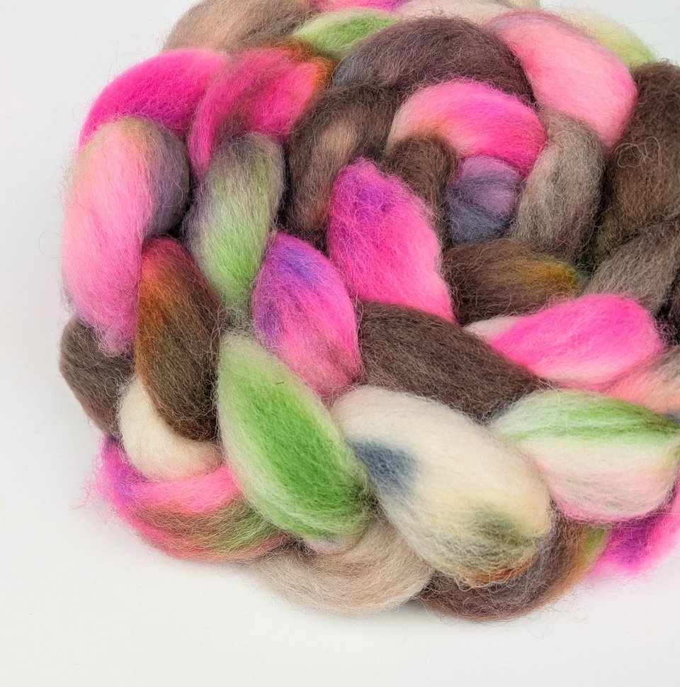 Hand Painted Top / Roving | Finnish | Wild Rose