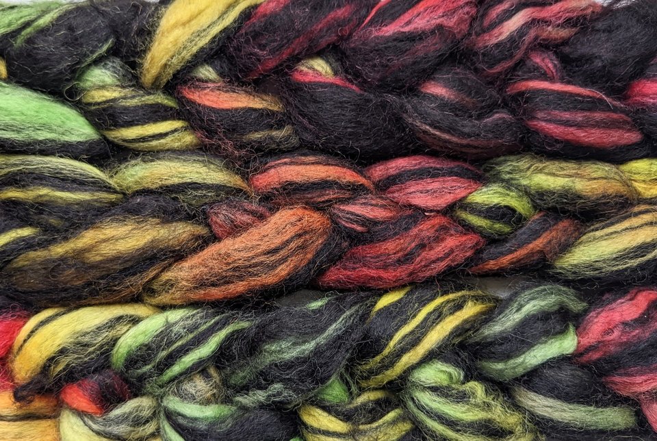 Hand Painted Top / Roving | Black and White Baby Alpaca | Christmas Lights