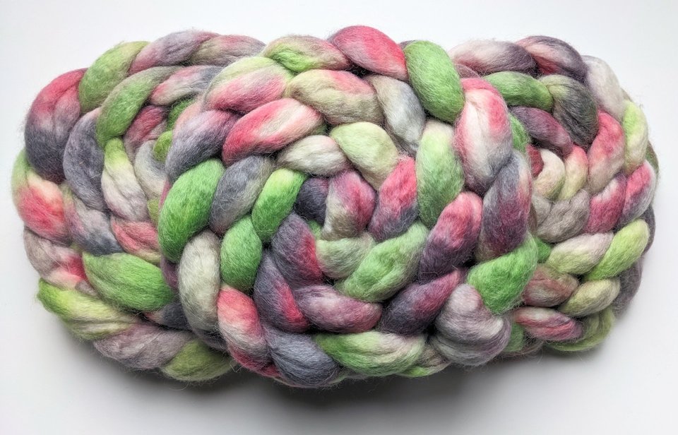 Hand Painted Top / Roving | Baby Alpaca | Mistletoe