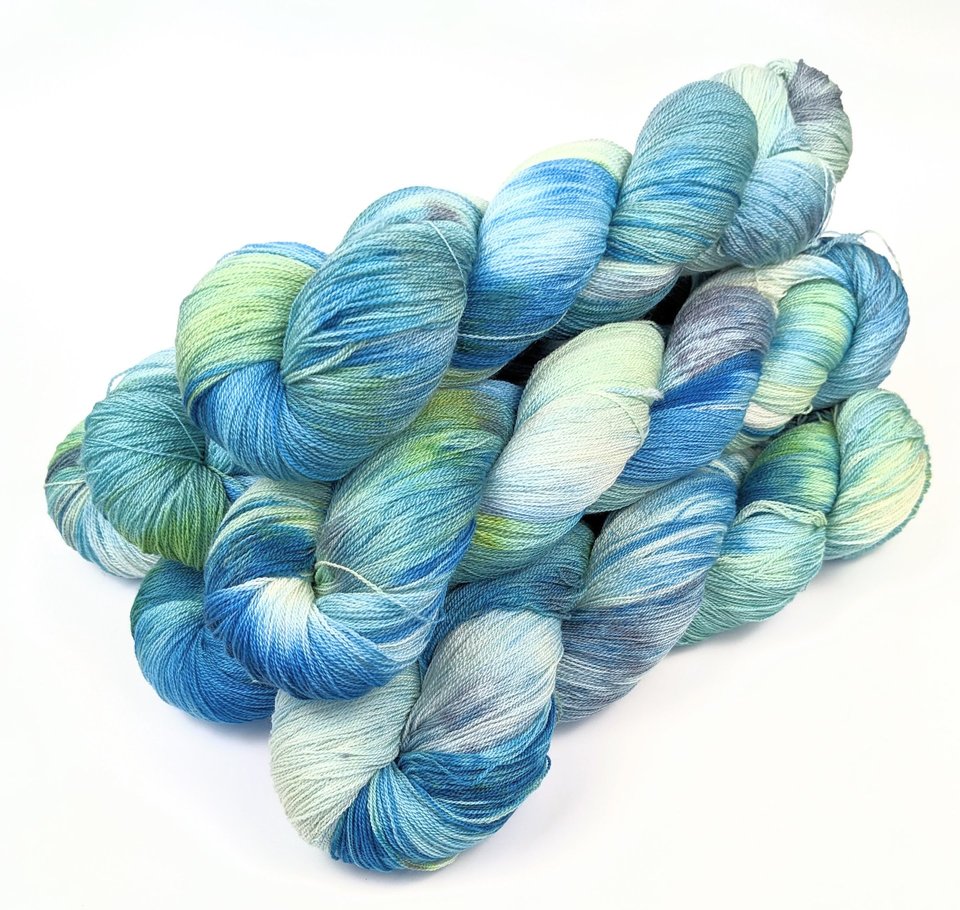 Hand Dyed / Painted Yarn | Lace Weight | Merino / Silk | Ocean Breeze