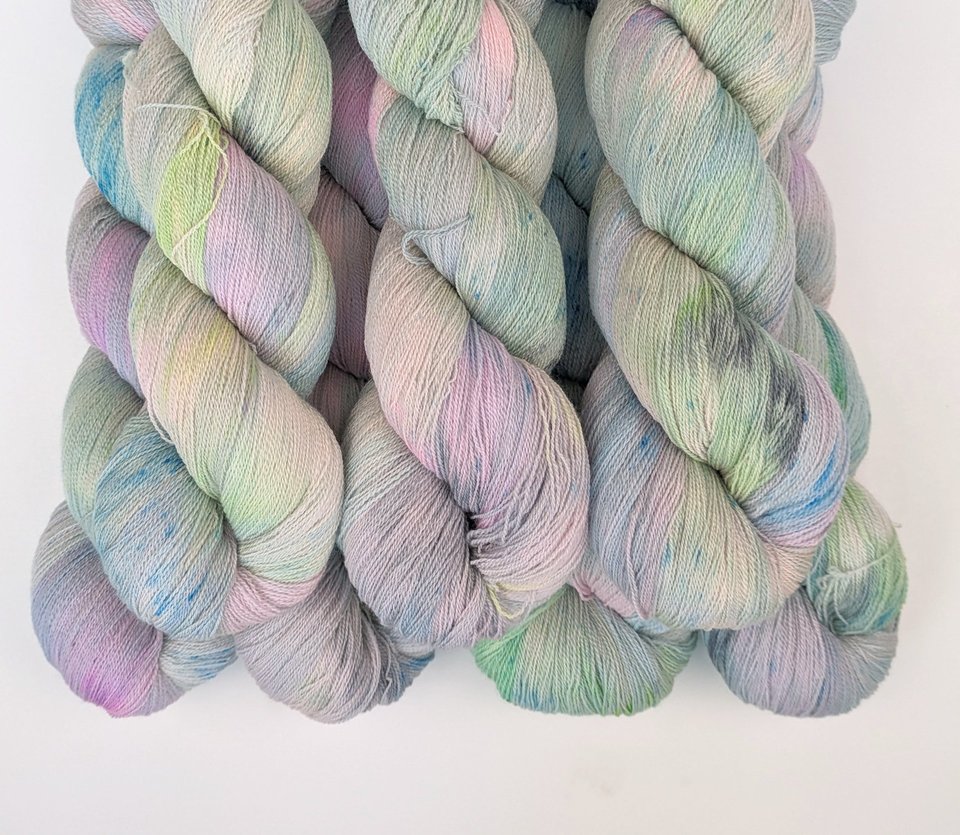 Hand Dyed / Painted Yarn | Lace Weight | Merino / Silk | Jellyfish