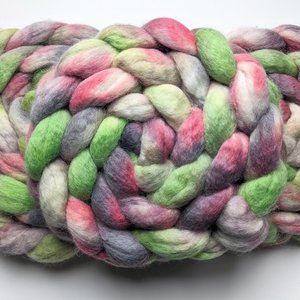 Hand Painted Top / Roving | Baby Alpaca | Mistletoe