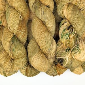 Hand Dyed / Painted Yarn | Fingering Weight |  SW Merino | Eye Of The Tiger