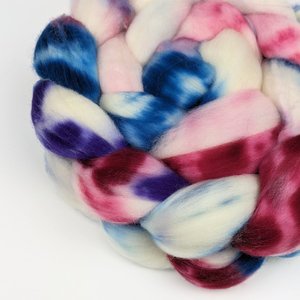 Hand Painted Top / Roving | Superwash 18.5 Micron Merino | Dream Scape