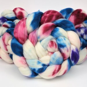 Hand Painted Top / Roving | Superwash 18.5 Micron Merino | Dream Scape