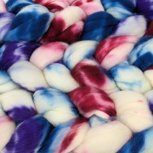 Hand Painted Top / Roving | Superwash 18.5 Micron Merino | Dream Scape