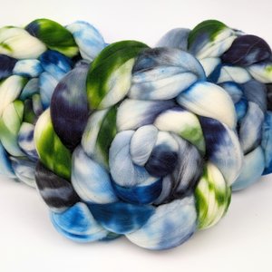 Hand Painted Top / Roving | Superwash 18.5 Micron Merino | Heaven And Earth