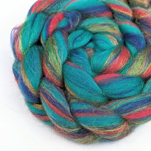 Merino / Firestar Roving - Combed Top - Commercially Blended - Spinning Fiber - Jingle Bells