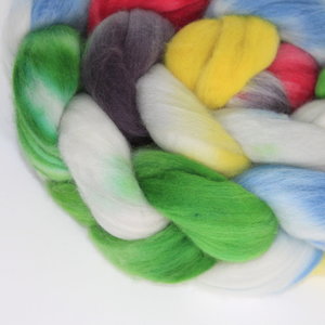 Hand Painted Top / Roving | 18.5 Micron Merino | White Christmas