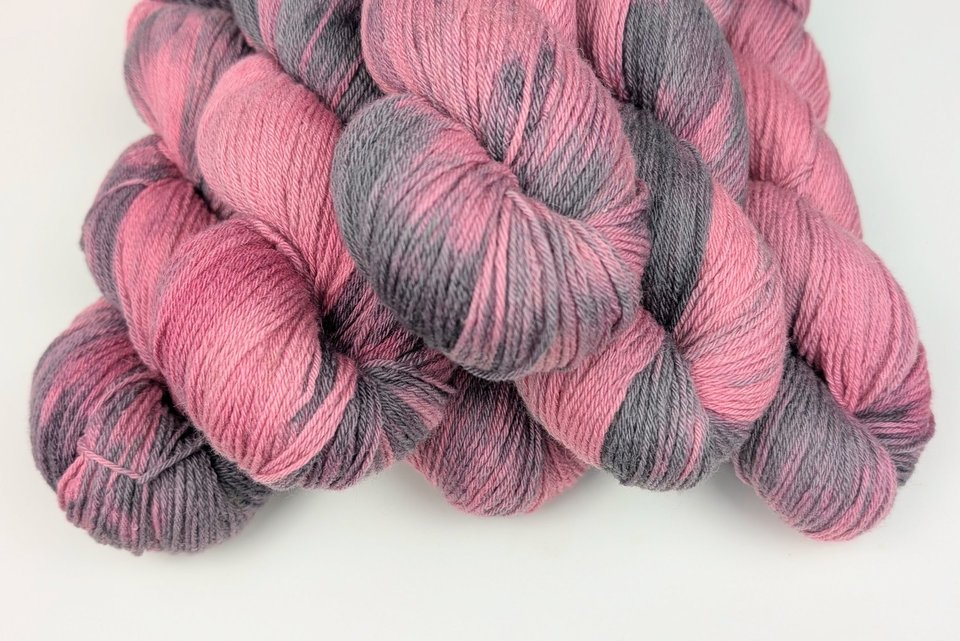 Hand Dyed / Painted Yarn | Fingering Weight | Merino / Camel | Blackberry