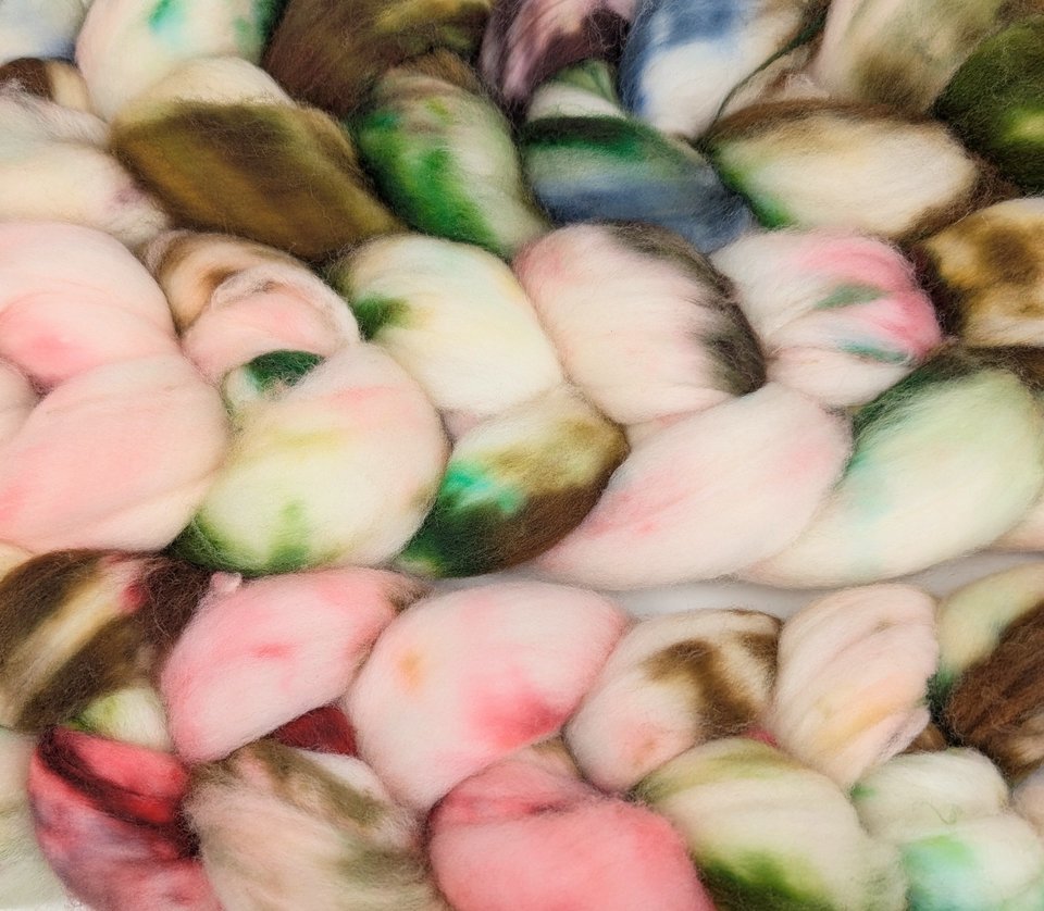 Hand Painted Top / Roving | Superwash 18.5 Micron Merino | Whispers Of Autumn