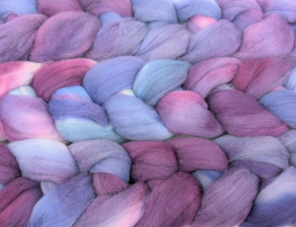 Hand Painted Top / Roving | Polwarth | Morning Glory