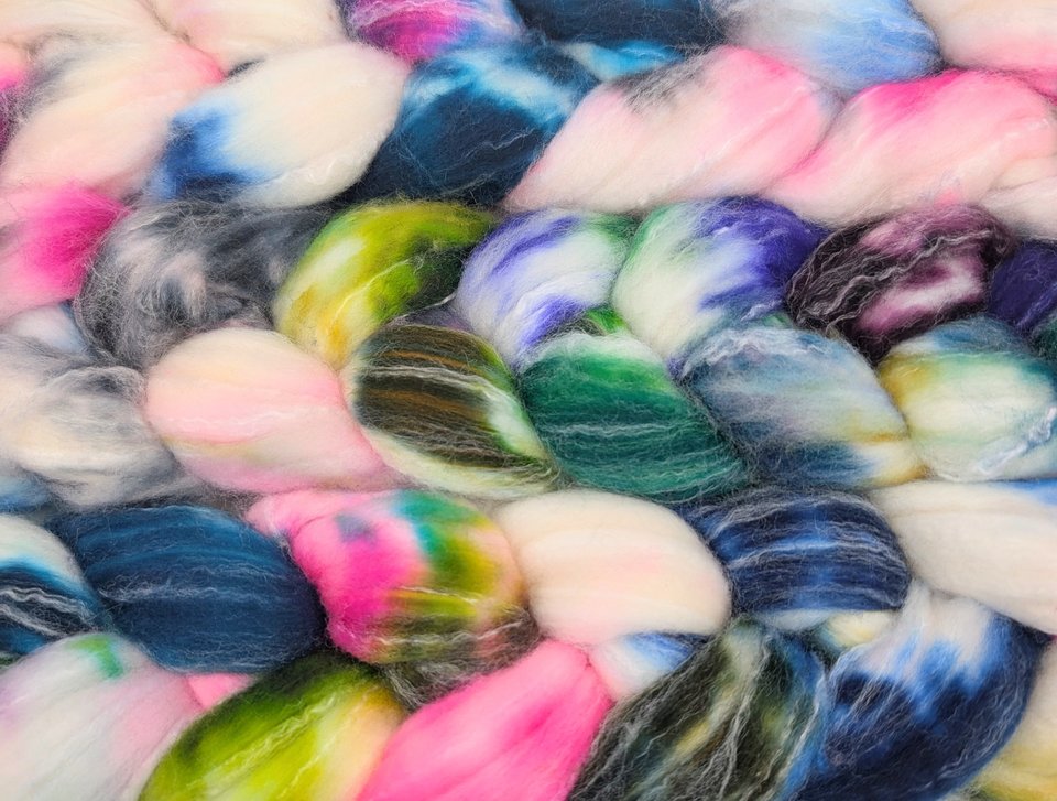 Hand Painted Top / Roving | SW Merino / Bamboo / Nylon | Jazzercise