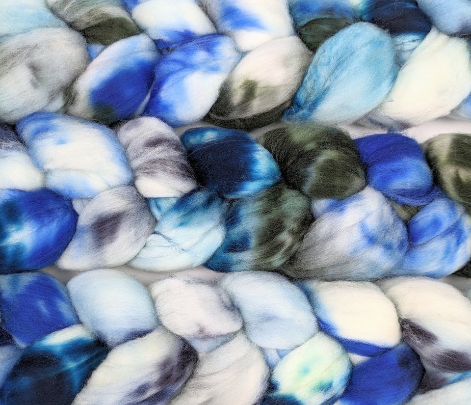 Hand Painted Top / Roving | Superwash 18.5 Micron Merino | Jack Frost