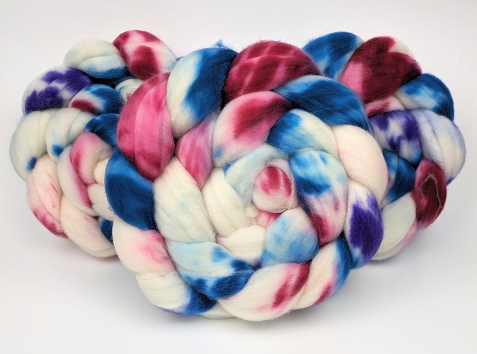 Hand Painted Top / Roving | Superwash 18.5 Micron Merino | Dream Scape