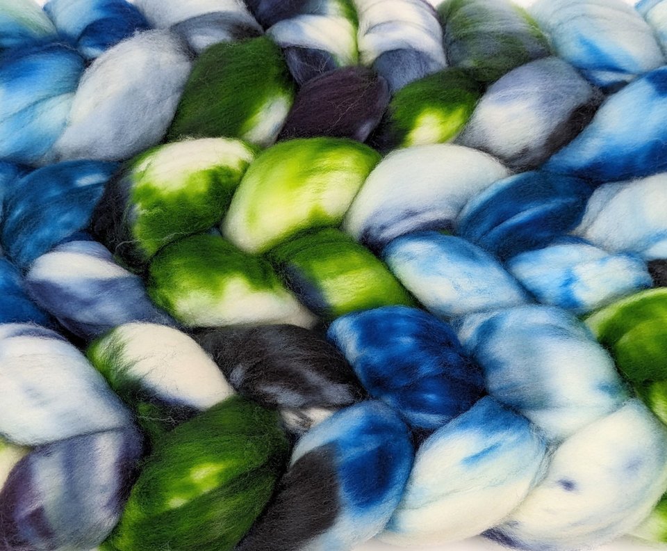 Hand Painted Top / Roving | Superwash 18.5 Micron Merino | Heaven And Earth