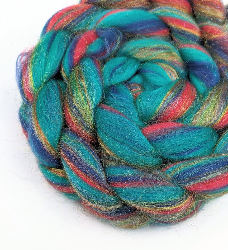 Merino / Firestar Roving - Combed Top - Commercially Blended - Spinning Fiber - Jingle Bells