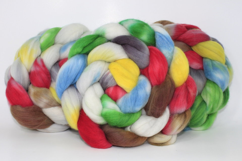 Hand Painted Top / Roving | 18.5 Micron Merino | White Christmas