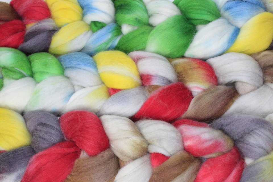 Hand Painted Top / Roving | 18.5 Micron Merino | White Christmas