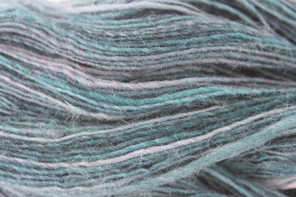 Handspun Yarn | Single Ply | Shetland | Cloudy Night