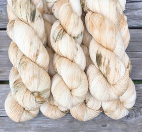Hand Dyed / Painted Yarn | Lace Weight | Merino / Silk | Sand Storm