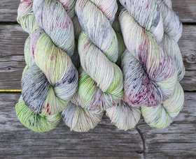 Hand Dyed / Painted Yarn | Fingering Weight |  SW Merino / Silk / Stellina | Slush Puppy