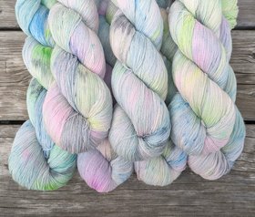 Hand Dyed / Painted Yarn | Lace Weight | Merino / Silk | Jellyfish
