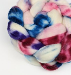 Hand Painted Top / Roving | Superwash 18.5 Micron Merino | Dream Scape