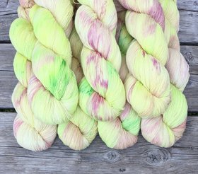 Hand Dyed / Painted Yarn | Lace Weight | Merino / Silk | Pina Colada